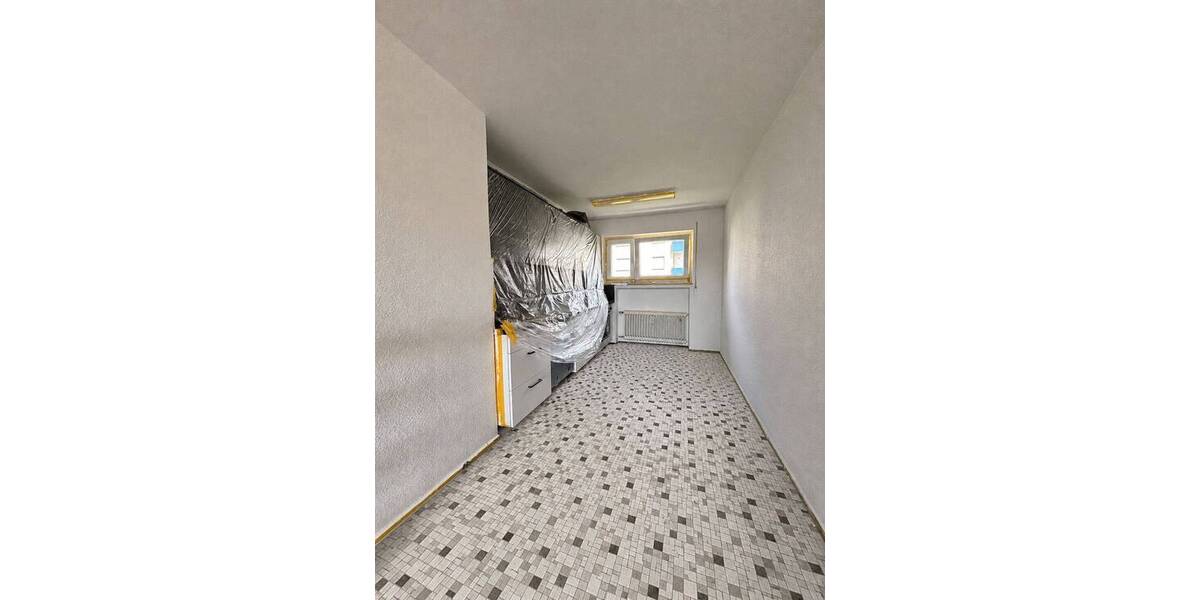 Etagenwohnung Ludwigsburg Neckarweihingen - 4 Zimmer, 135 m&sup2;, 1.850&euro; | Angebot:26917534