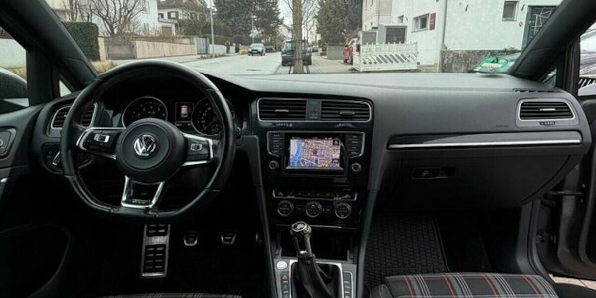 VW Golf VII Lim. GTI BMT Kamera ABT 300 PS 198.000 km 12.490 &euro; Neckarsulm 74172