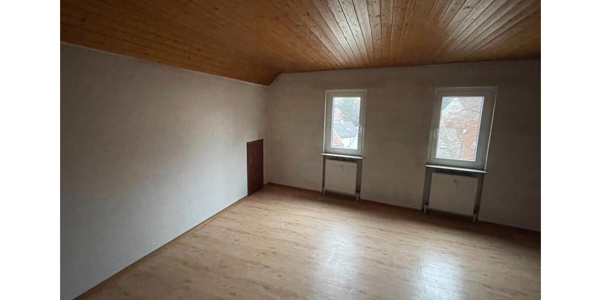 Dachgeschoßwohnung Marbach am Neckar - 2.5 Zimmer, 69 m&sup2;, 700&euro; | Angebot:26423409