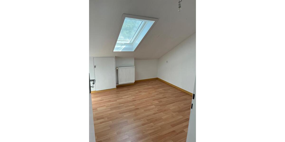 Doppelhaushälfte Oberstenfeld - 8 Zimmer, 170 m&sup2;, 1.700&euro; | Angebot:26495713