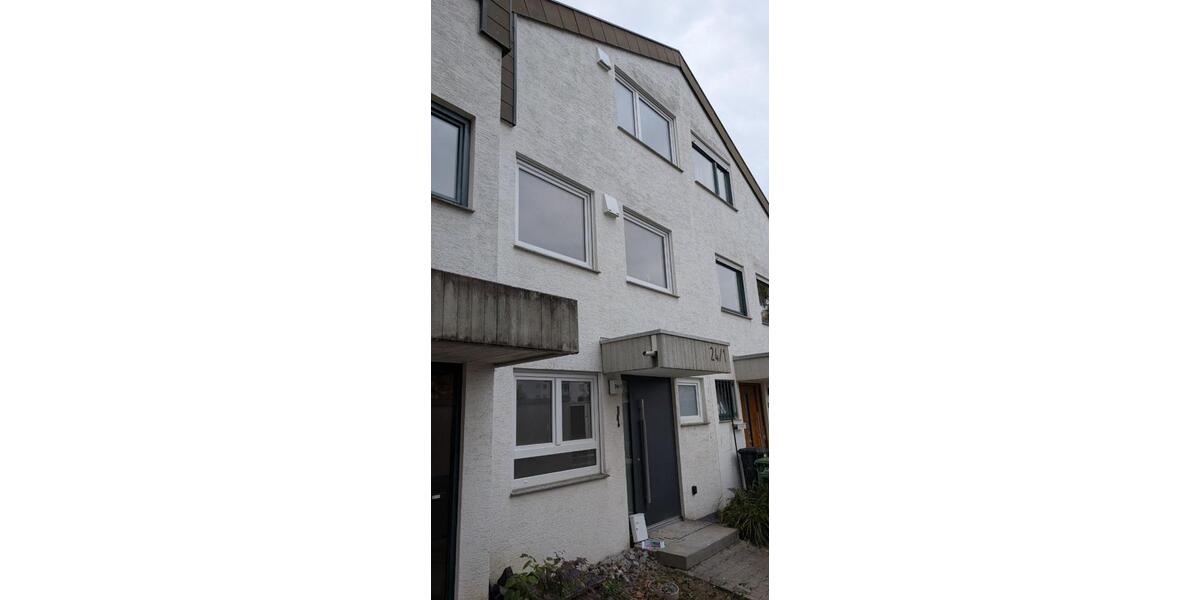 Erstbezug! Energetisch modernisiertes RMH, EBK, FBH, Terasse, etc 6 zimmer