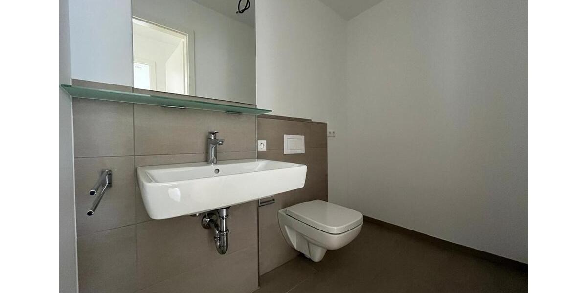 Etagenwohnung Bad Friedrichshall - 4 Zimmer, 133 m&sup2;, 2.018&euro; | Angebot:26068583