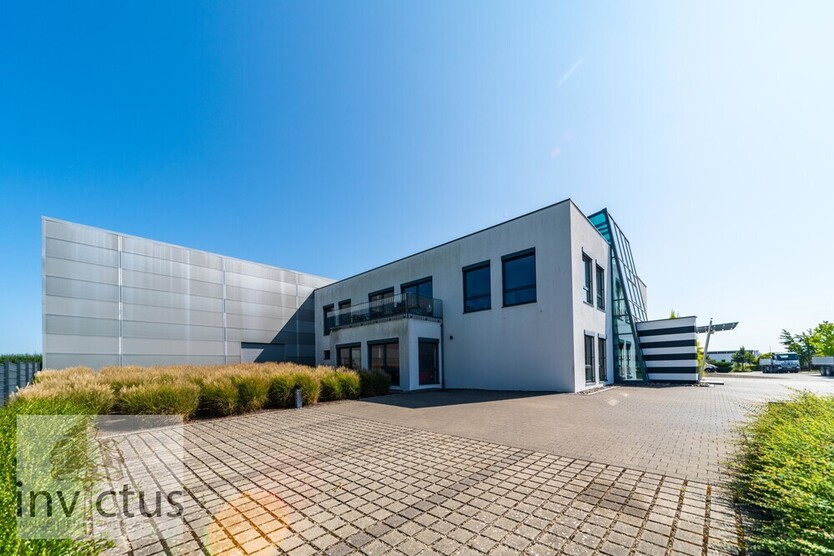 Repräsentative GewerbeImmobilie mit Büro, Ausstellung & Halle – flexibel nutzbar in Langenbrettach