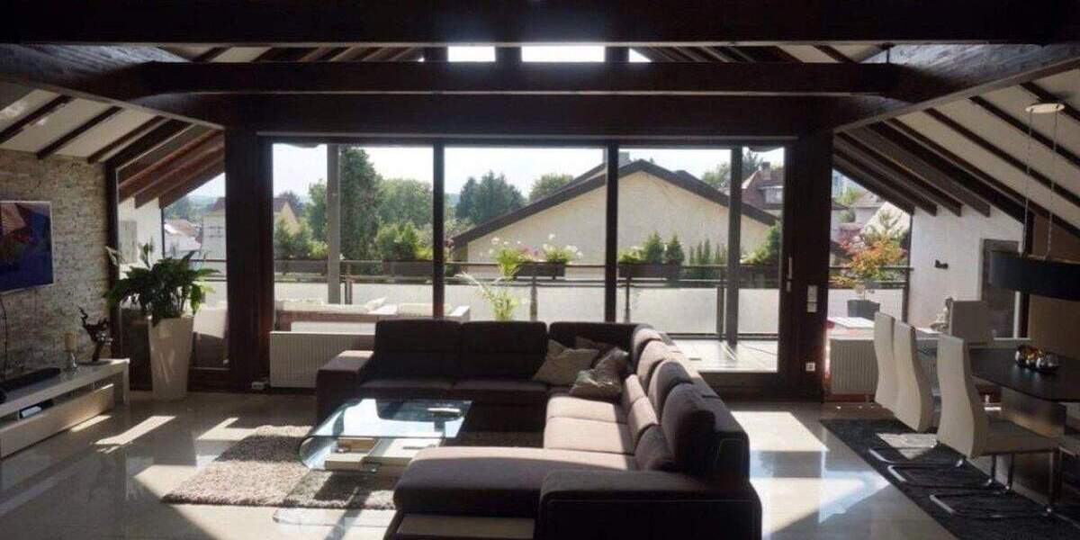 Traumhafte Dachgeschosswohnung mit viel Licht und Aussicht 4 zimmer