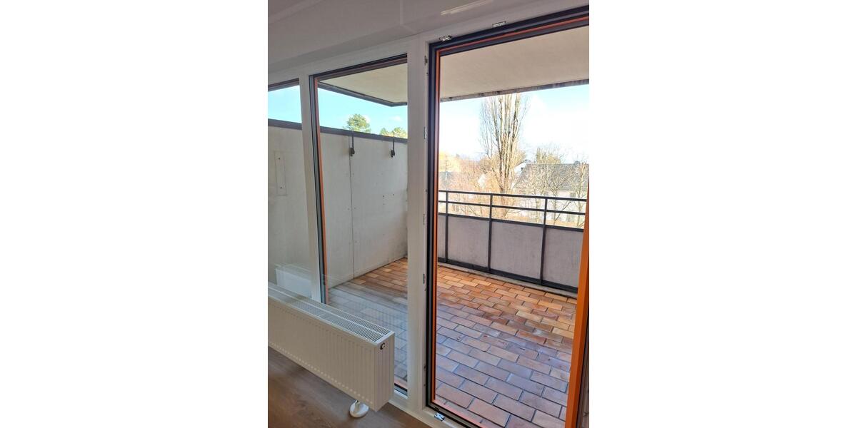 Etagenwohnung Ludwigsburg Oßweil - 4.5 Zimmer, 105 m&sup2;, 1.620&euro; | Angebot:26003053