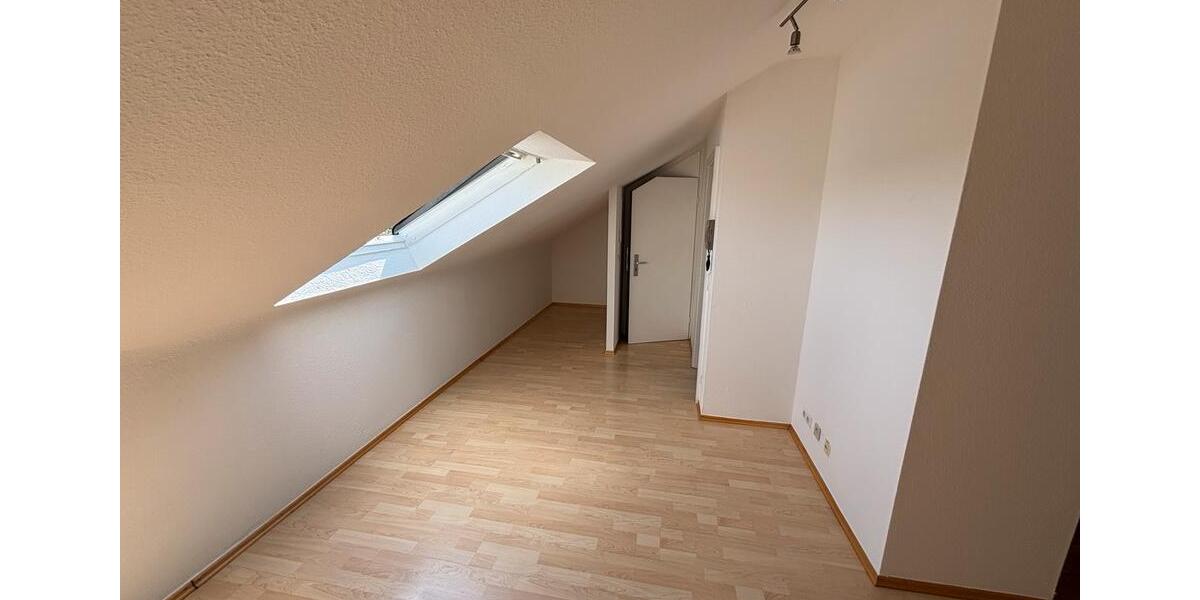 Dachgeschoßwohnung Heilbronn Horkheim - 1.5 Zimmer, 25 m&sup2;, 580&euro; | Angebot:26276886