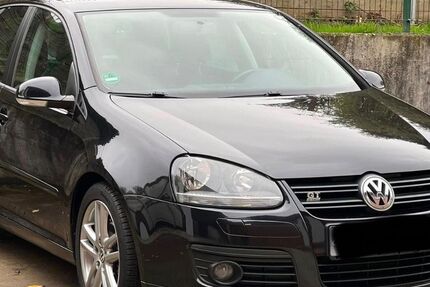VW Golf 272.000 km 3.990 &euro; Ludwigsburg 71642