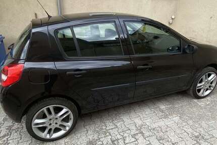Renault Clio 180.000 km 1.800 &euro; Lauffen am Neckar 74348