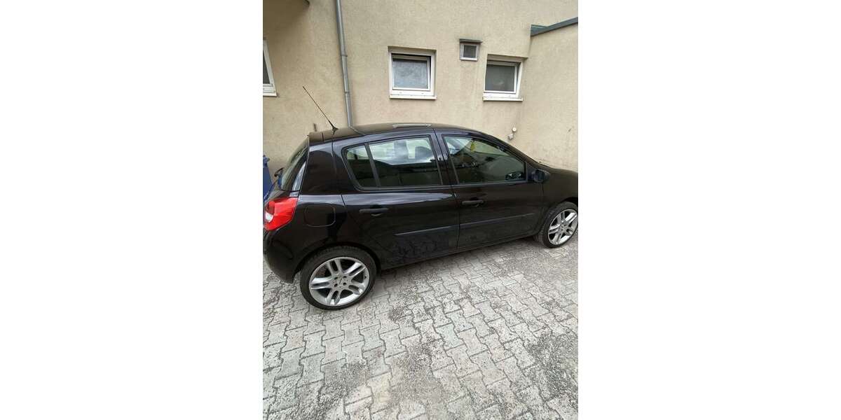 Renault Clio 180.000 km 1.800 &euro; Lauffen am Neckar 74348
