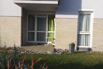 2,5 Zimmer TerassenWohnung mit Grünfläche
