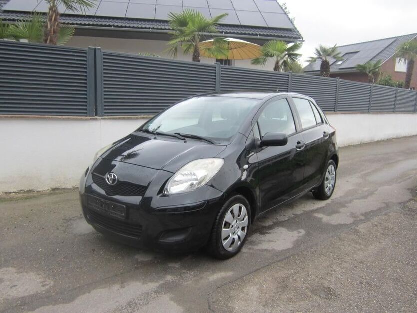 Toyota Yaris 241.000 km 2.250 € Öhringen-Cappel 74613