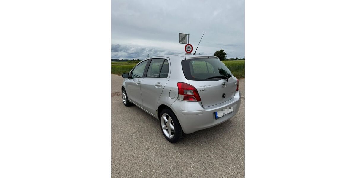 Toyota Yaris 176.980 km 3.990 &euro; Neckarsulm 74172