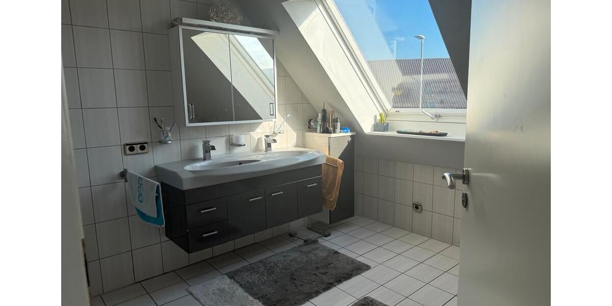 Dachgeschoßwohnung Markgröningen - 4 Zimmer, 85 m&sup2;, 379.000&euro; | Angebot:23473045