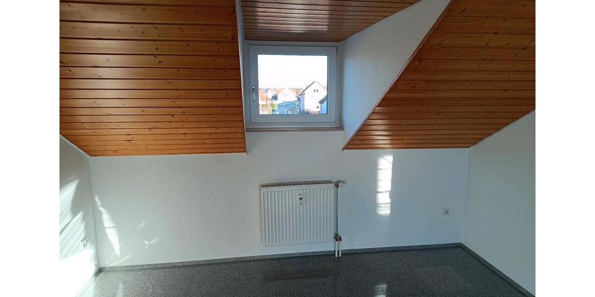 Dachgeschoßwohnung Pfaffenhofen - 2.5 Zimmer, 65 m&sup2;, 670&euro; | Angebot:26431313