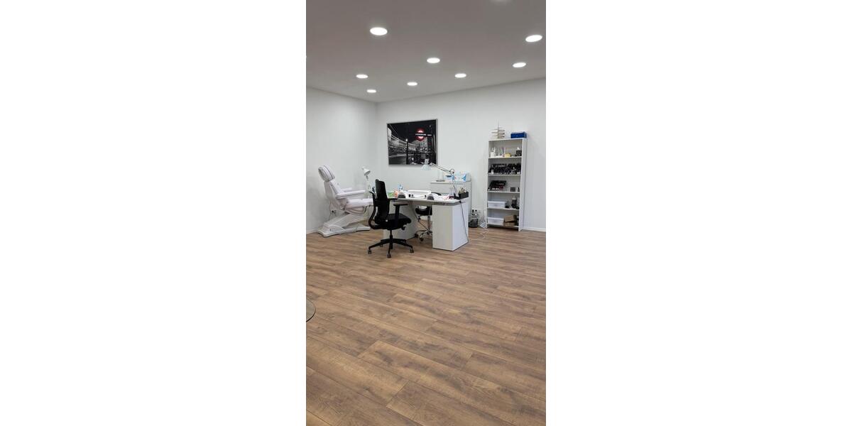 Platz in einem Schönheitssalon zu vermieten. Pfedelbach zimmer