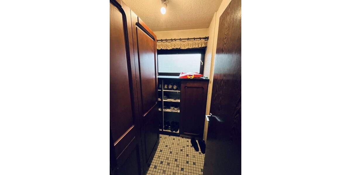 Feines Einfamilienhaus mit großer Einliegerwohnung 1 zimmer