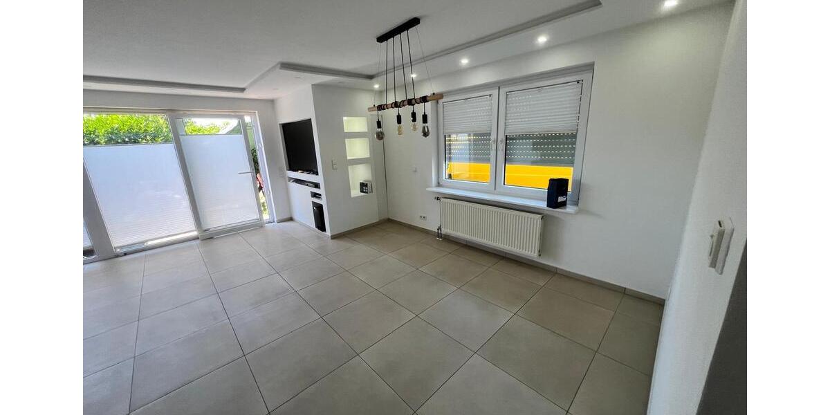 Reihenhaus Heilbronn Frankenbach - 6 Zimmer, 170 m&sup2;, 2.500&euro; | Angebot:25425049