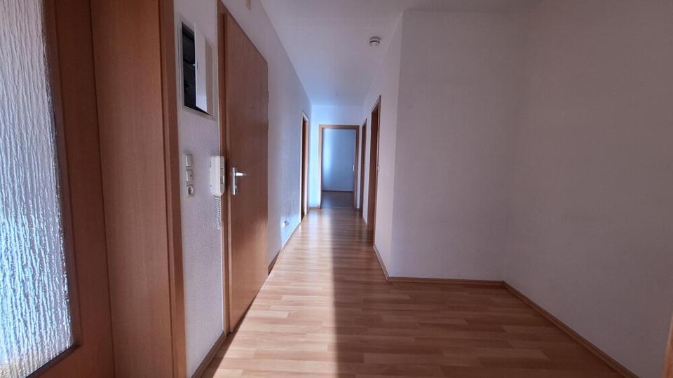 Erdgeschoßwohnung Marbach am Neckar - 4 Zimmer, 121 m&sup2;, 1.500&euro; | Angebot:24815147