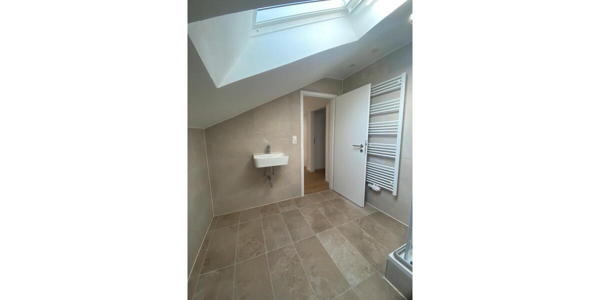 Dachgeschoßwohnung Heilbronn Horkheim - 3 Zimmer, 100 m&sup2;, 1.300&euro; | Angebot:26547367