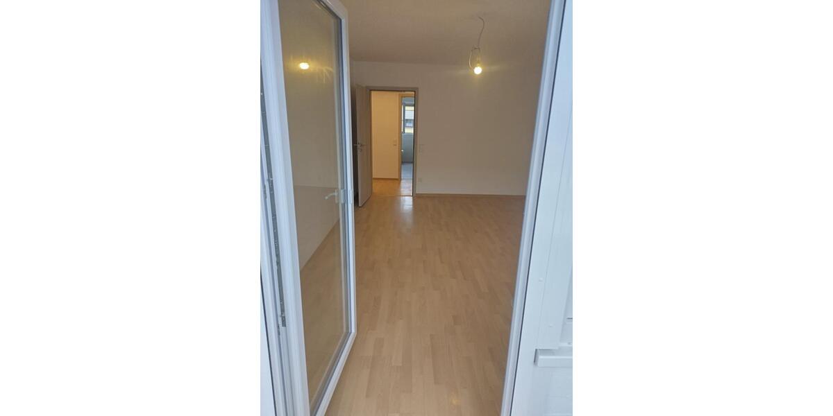 Neuwertige Wohnung mit Charme , ab sofort zu verkaufen 3 zimmer