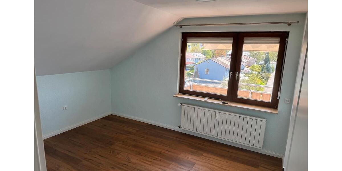 Dachgeschoßwohnung Neckarsulm - 3.5 Zimmer, 76 m&sup2;, 990&euro; | Angebot:26342835