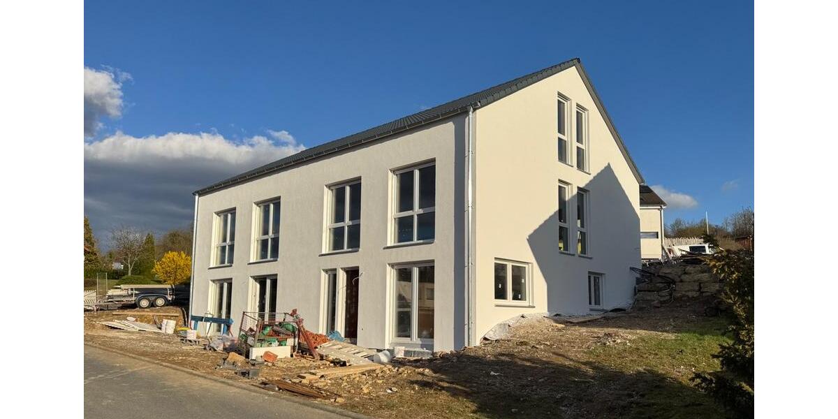 Doppelhaushälfte Mosbach - 7 Zimmer, 183 m&sup2;, 1.550&euro; | Angebot:26034012