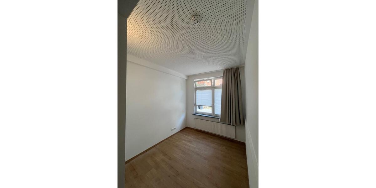 Hochparterre Ludwigsburg - 5.5 Zimmer, 115 m&sup2;, 1.560&euro; | Angebot:26504465