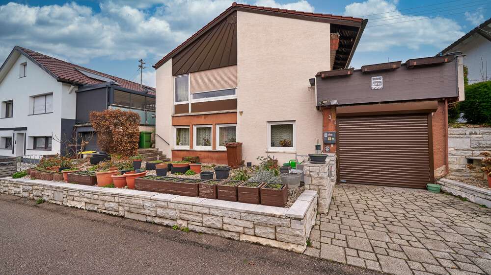 Einfamilienhaus Ludwigsburg / Neckarweihingen Neckarweihingen - 5.5 Zimmer, 121 m&sup2;, 595.000&euro; | Angebot:24151710