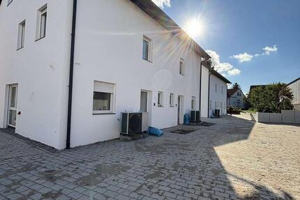 Haus Kirchardt - 4.5 Zimmer, 130 m&sup2;, 1.650&euro; | Angebot:24715119