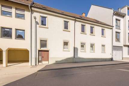 Haus zum Kaufen in Ludwigsburg 790.000 € 232.34 m² 11 zimmer