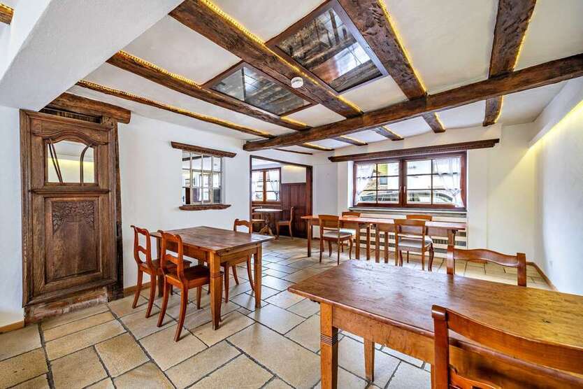Haus zum Kaufen in Mosbach Nüstenbach 499.000 € 343 m²