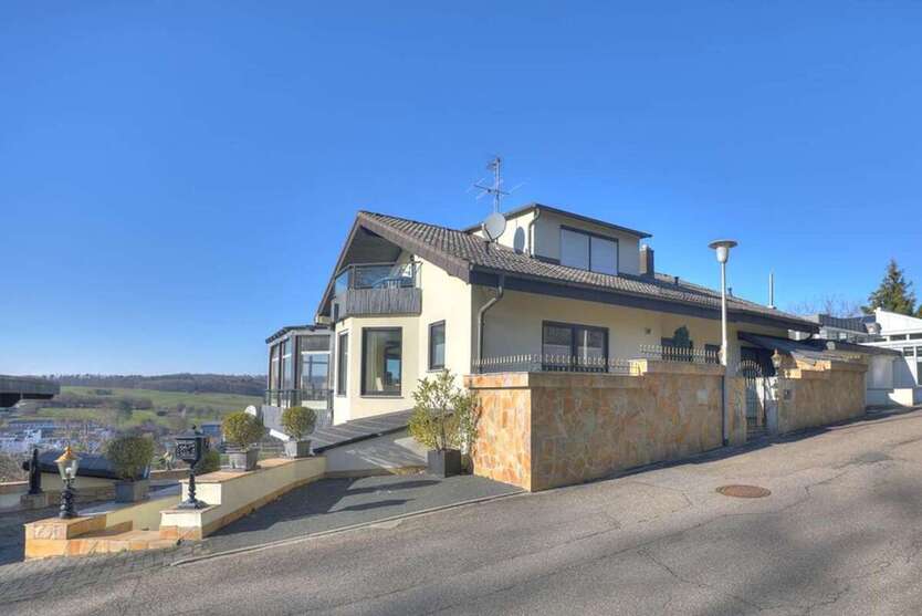 Haus zum Kaufen in Untergruppenbach 1.250.000 € 332 m² 9 zimmer