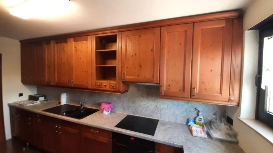 3,5 Zimmer Wohnung + Hobbyraum mit separatem WC u. Dusche 3.5 zimmer