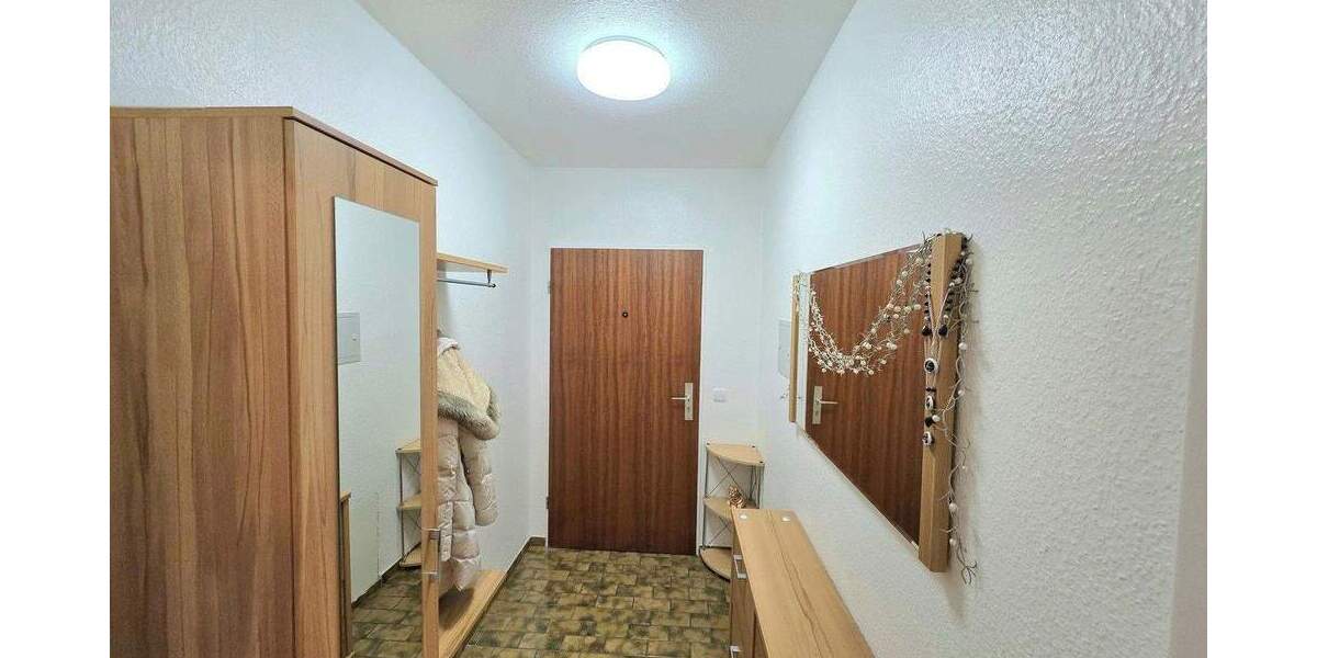 Schöne gemütliche Wohnung in sehr ruhiger Sackgassen Lage mit herrlichem Ausblick. Provisionsfrei. 3 zimmer