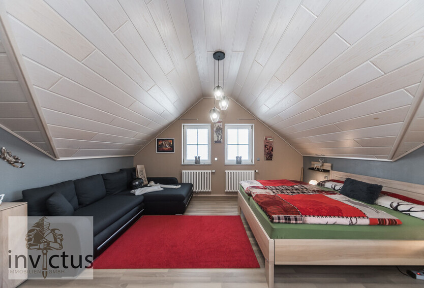 Wohnen mit Stil: Großzügiges Haus mit 6 Zimmern, Wintergarten, Doppelgarage, Kamin & Einliegerwhg! 6.5 zimmer