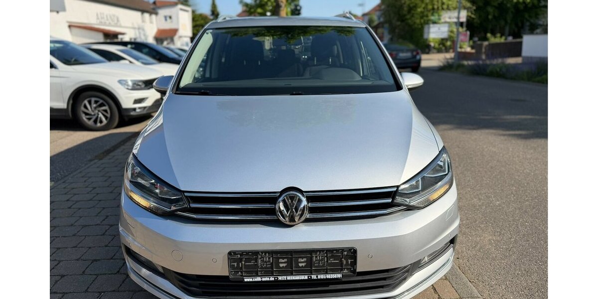 VW Touran Sound BMT/Start-Stopp Navi ACC 157.000 km 10.990 &euro; Neckarsulm 74172