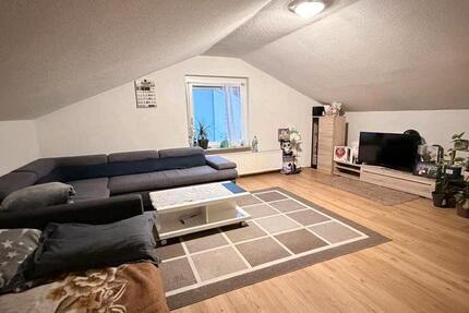 schöne 1,5 Zimmer DG- Wohnung 2 zimmer