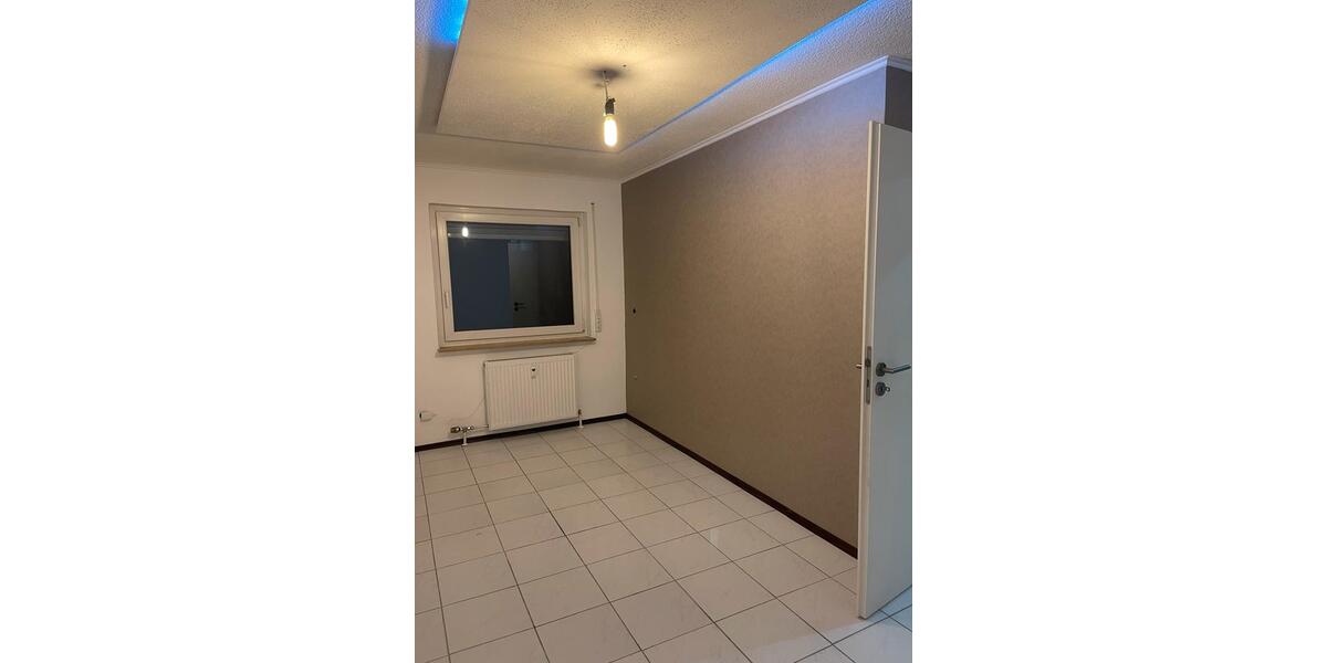 Erdgeschoßwohnung Sachsenheim - 3 Zimmer, 84 m&sup2;, 1.180&euro; | Angebot:24736943