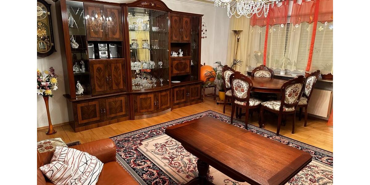 3-ZKB im Erdgeschoss mit Balkon und EBK 3.5 zimmer