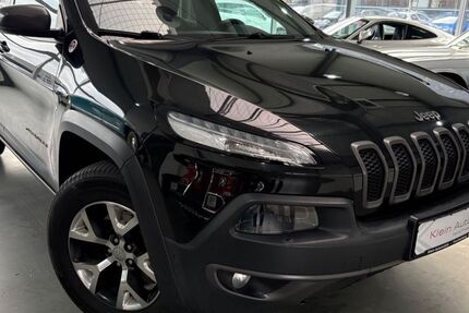Jeep Cherokee 152.000 km 12.490 &euro; Forchtenberg 74670
