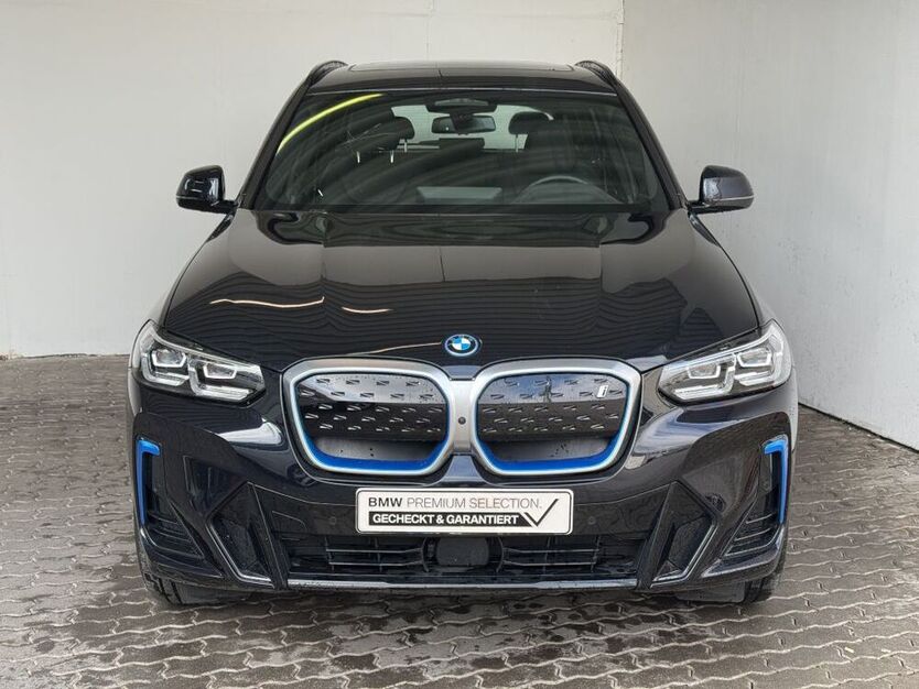 iX3