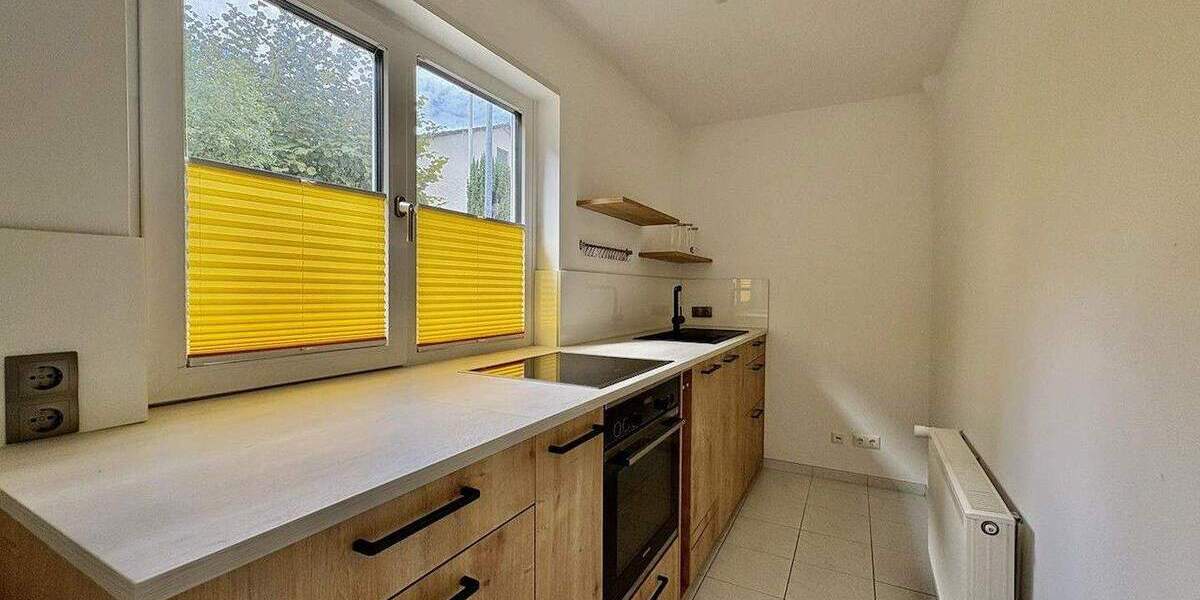 Von privat: Ruhiges Einfamilienhaus mit Einliegerwohnung 7 zimmer