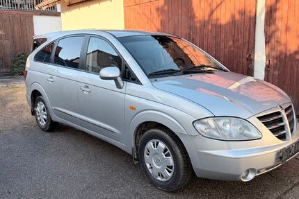 SsangYong Rodius 124.780 km 5.750 &euro; Siegelsbach 74936