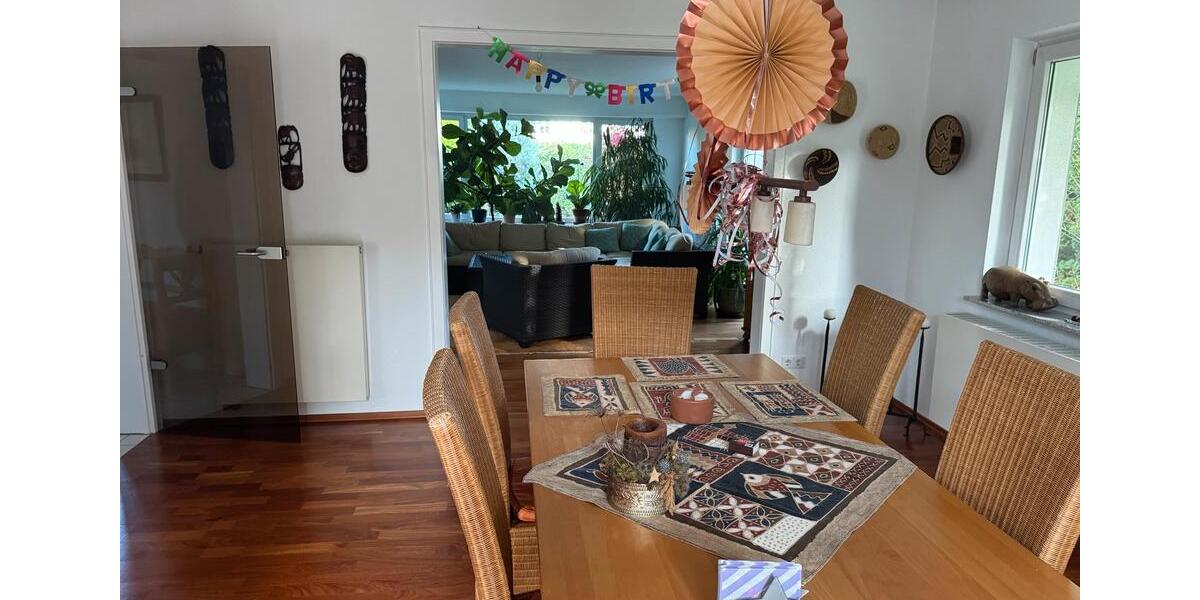 Ankommen & Wohlfühlen: Großzügiges Einfamilienhaus mit Kachelofen 7 zimmer