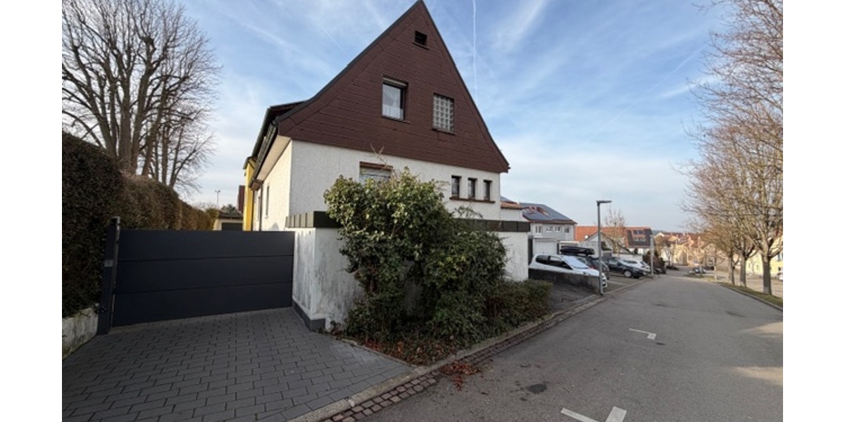 Einfamilienhaus mit Modernisierungsbedarf in zentraler Lage von Marbach 5.5 zimmer