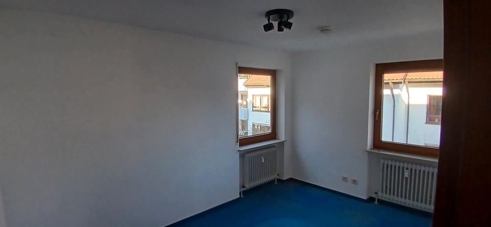Etagenwohnung Backnang - 4.5 Zimmer, 108 m&sup2;, 1.400&euro; | Angebot:26637767
