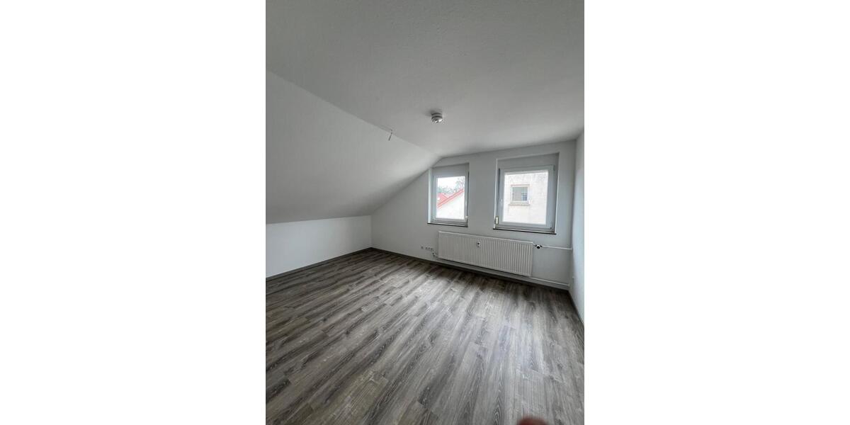 Dachgeschoßwohnung Heilbronn - 4 Zimmer, 90 m&sup2;, 1.040&euro; | Angebot:26253157