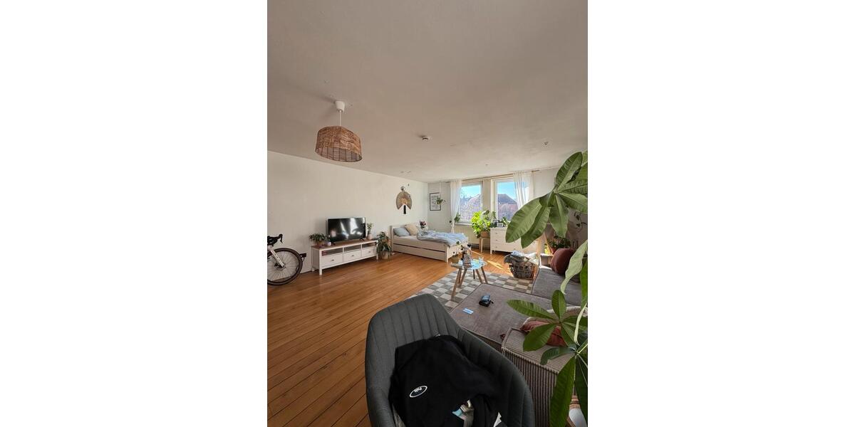 Dachgeschoßwohnung Ludwigsburg - 5 Zimmer, 144 m&sup2;, 470&euro; | Angebot:27625118