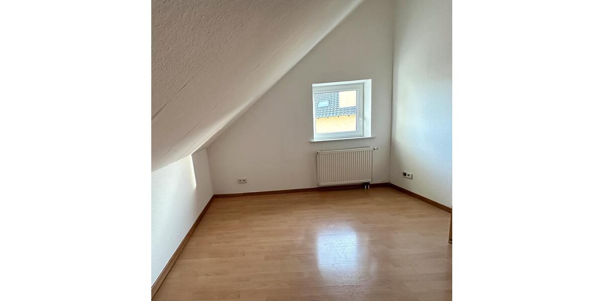 Gepflegte Doppelhaushälfte in Sinsheim Süd-Stadt (ab01.04.2026) 5.5 zimmer