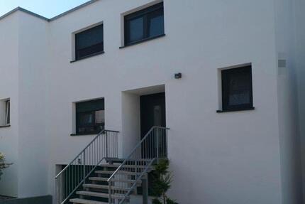 Charmantes Rhein-Mittelhaus in Heilbronn – Stilvoll & Zentrumsnah 4 zimmer